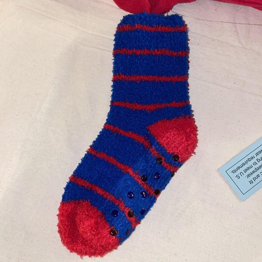 Spider-man Fleece Pajama Set with Socks - Picture 5 of 8